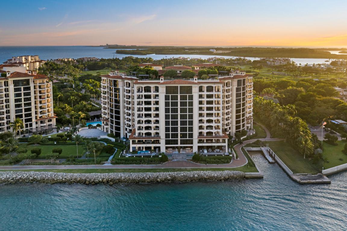 PALAZZO DEL SOL/DELLA LUNA AT FISHER ISLAND CONDO - Residential