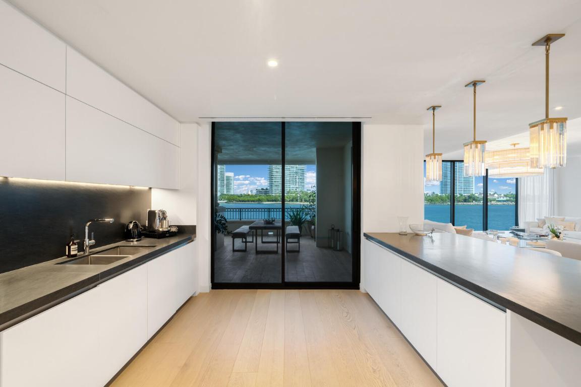 PALAZZO DEL SOL/DELLA LUNA AT FISHER ISLAND CONDO - Residential