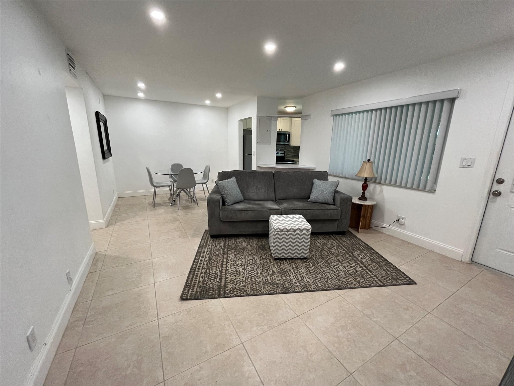 Tarleton Manor Apts. - Residential