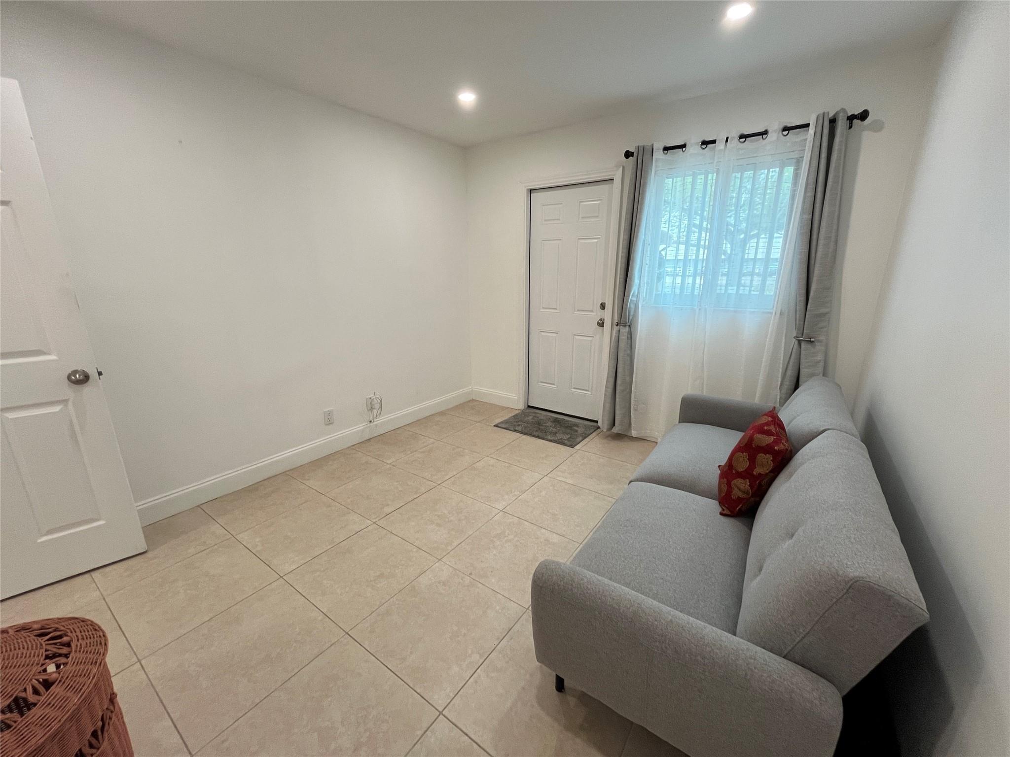 Tarleton Manor Apts. - Residential