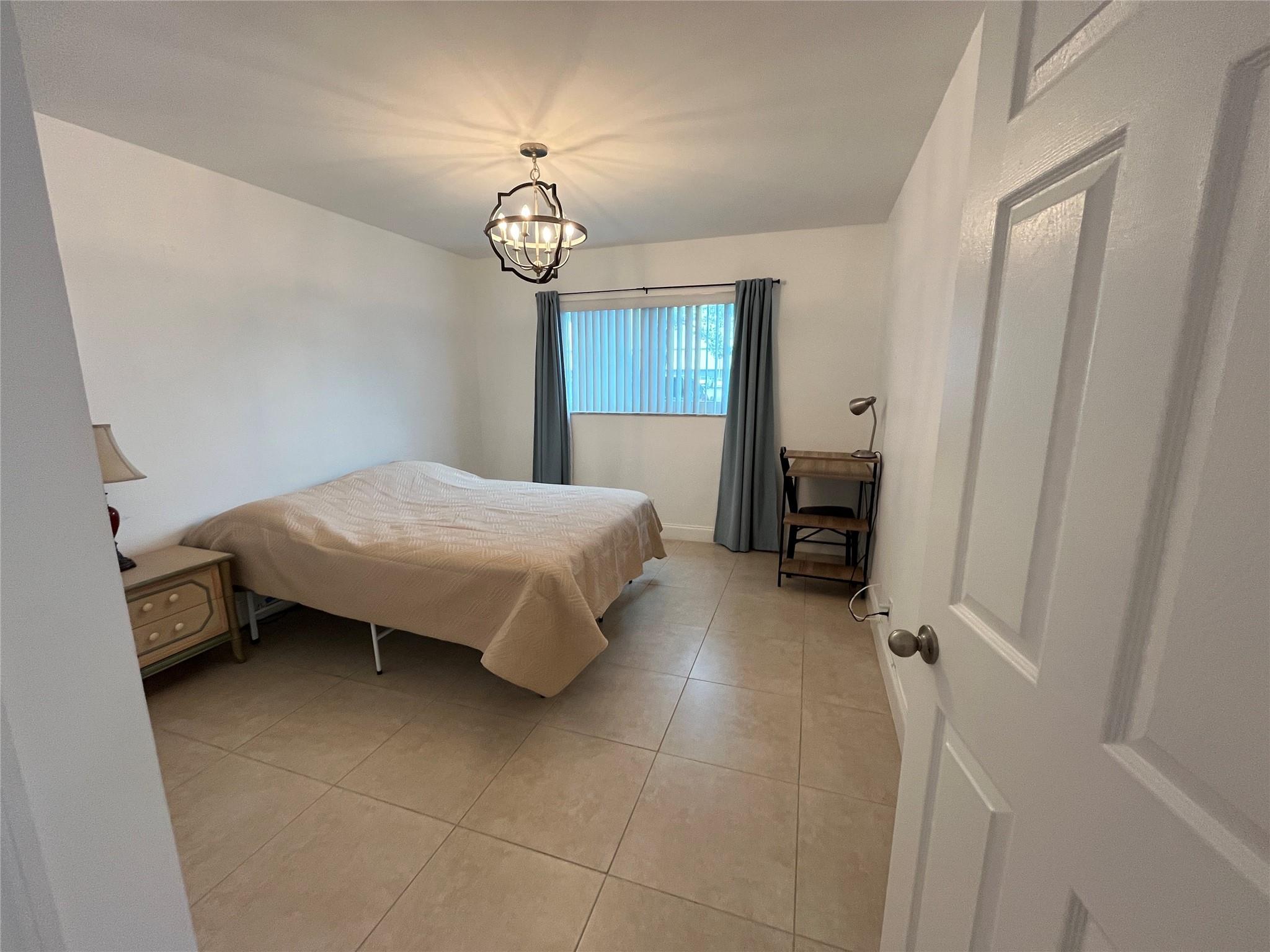 Tarleton Manor Apts. - Residential