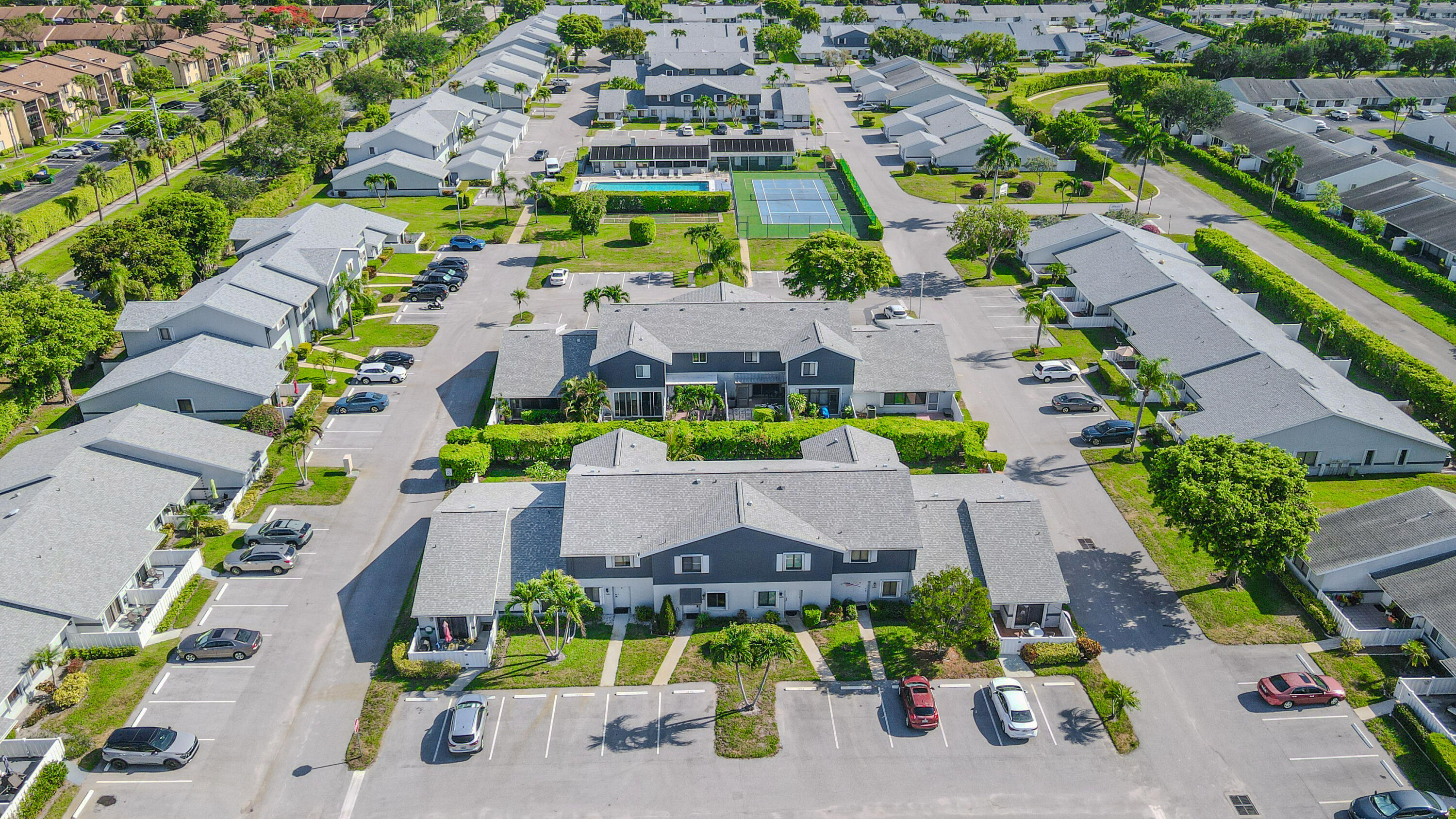 ARBOURS OF THE PALM BEACHES COND - Residential Lease