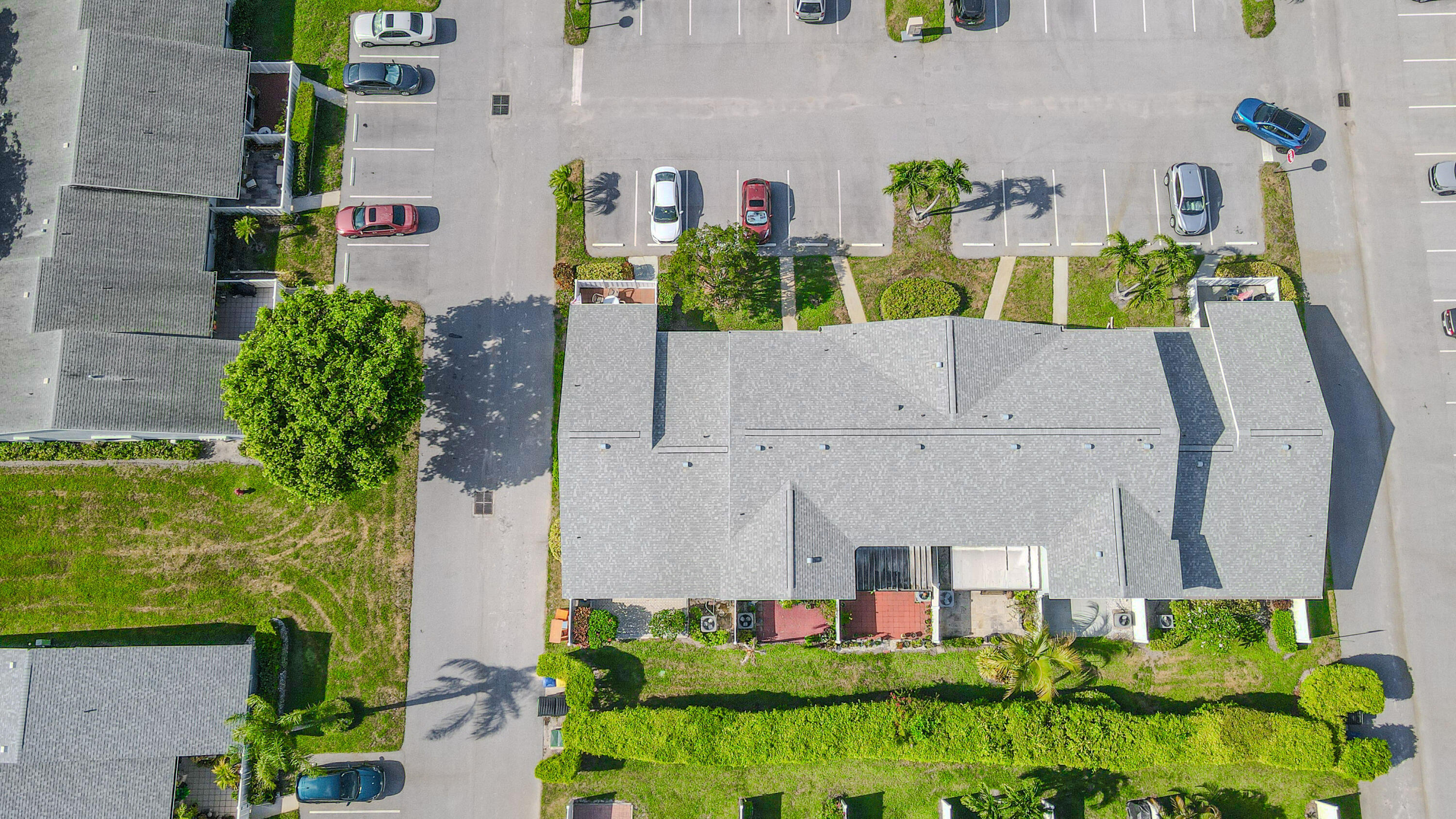 ARBOURS OF THE PALM BEACHES COND - Residential Lease