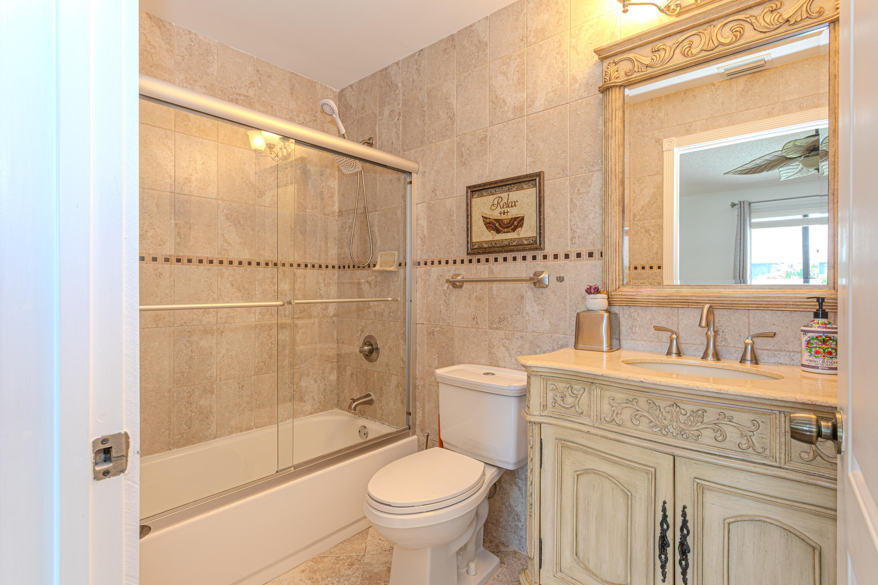 ARBOURS OF THE PALM BEACHES COND - Residential Lease