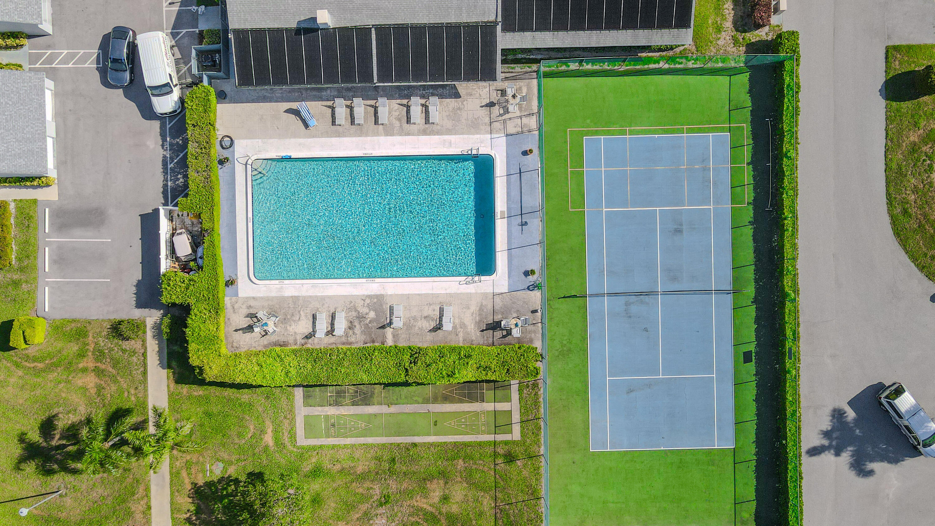 ARBOURS OF THE PALM BEACHES COND - Residential Lease