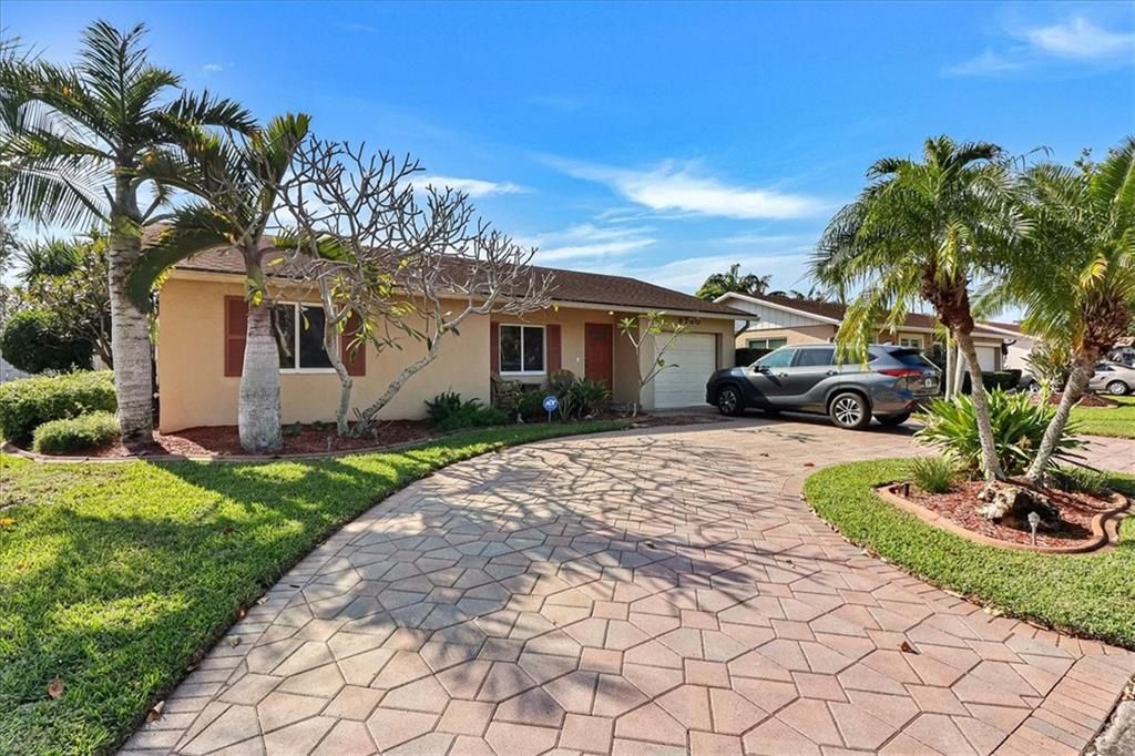 Photo of 9760 NW 24th St, Coral Springs, FL 33065 (MLS # F10358656)