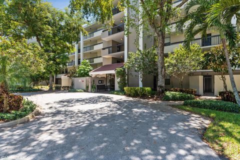 Condominium in Delray Beach FL 820 Lavers Circle.jpg