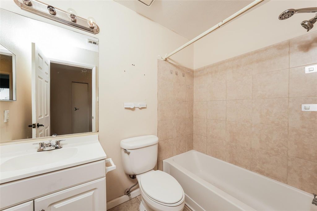 Photo of 2299 SE Rainier Road, Port Saint Lucie, FL 34952 (MLS # F10542652)