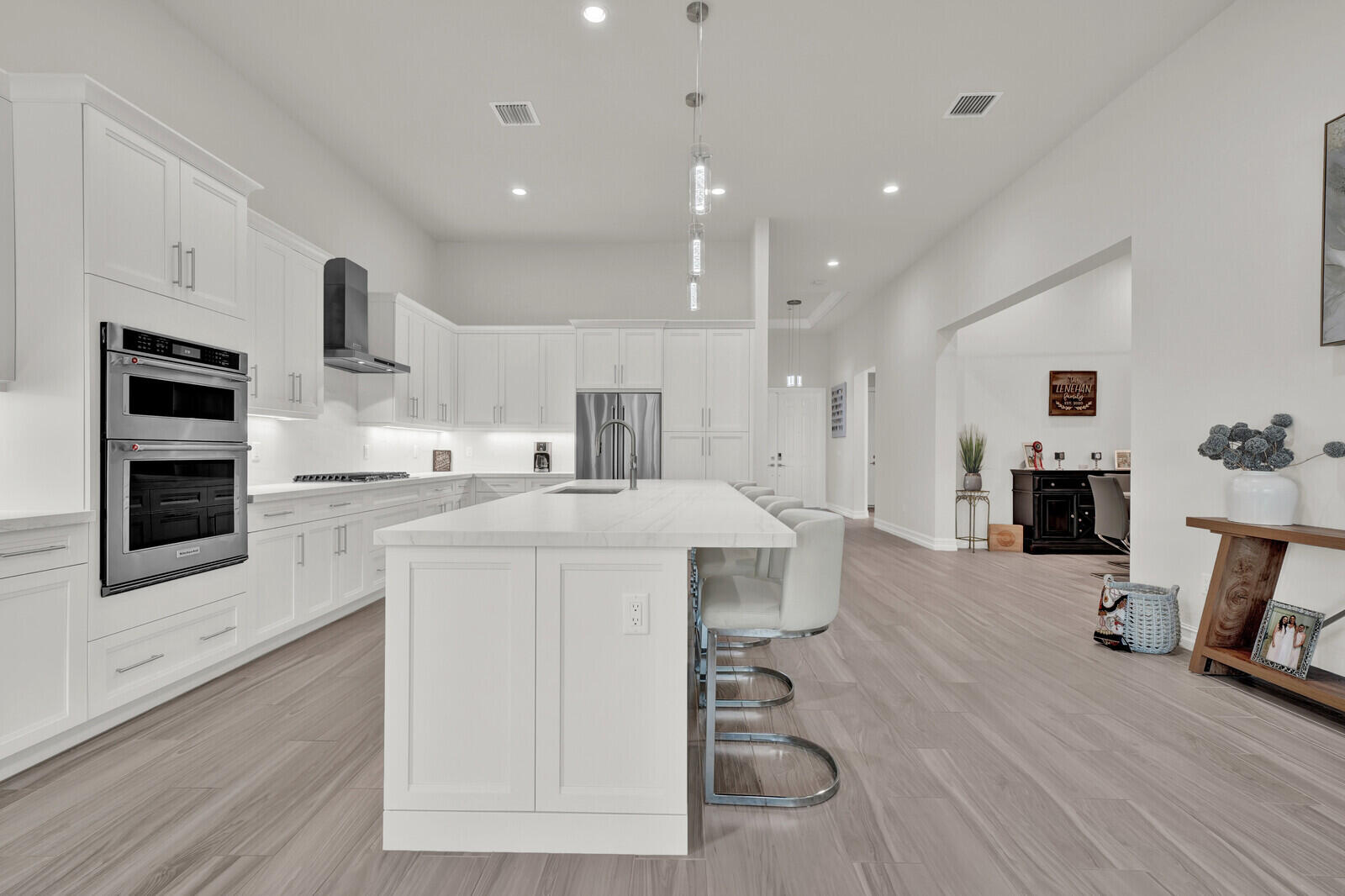 Tesoro Club - Residential Lease