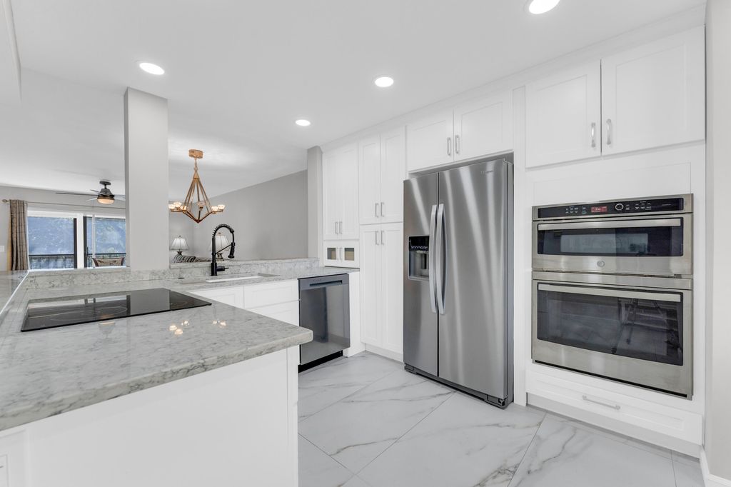 Photo of 7192 Huntington Lane #307, Delray Beach, FL 33446 (MLS # R11163449)