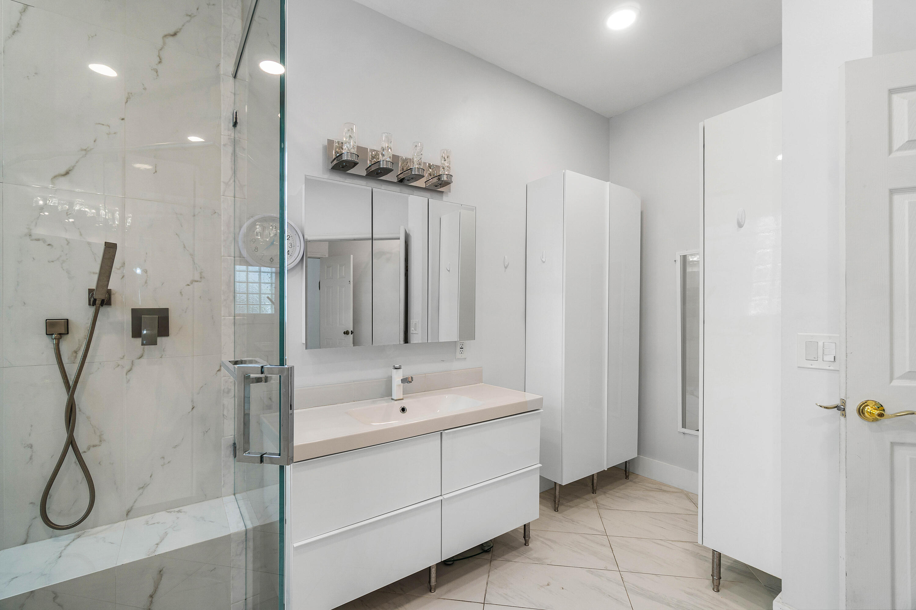CYPRESS CAY - Residential Lease