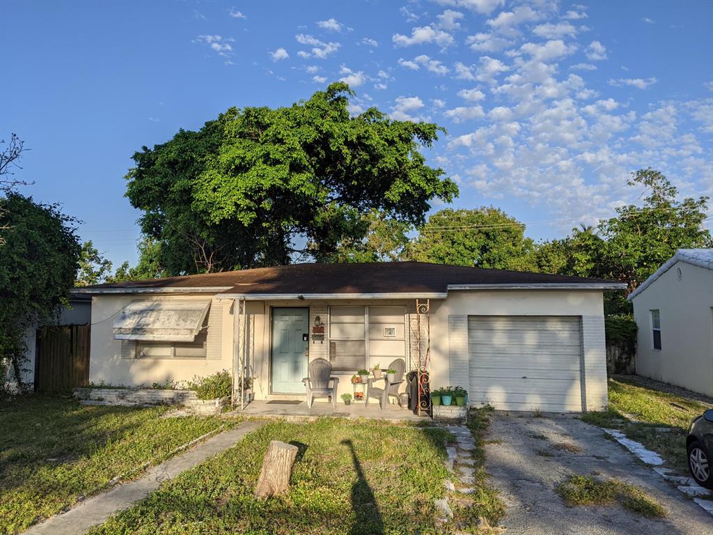 Photo of 510 N 24th Avenue, Hollywood, FL 33020 (MLS # R10715683)