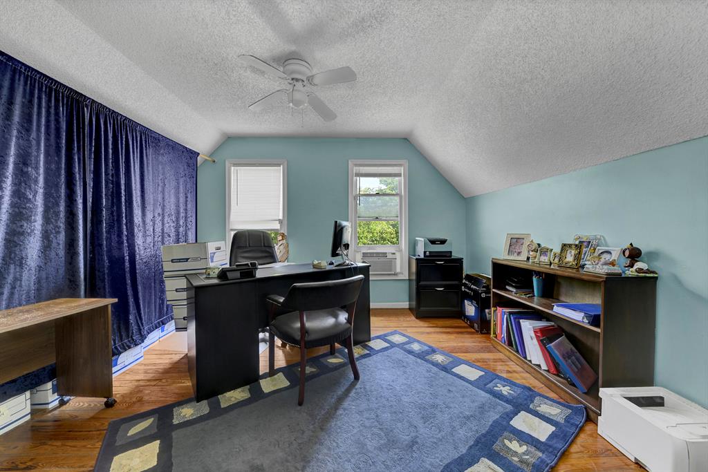 METCALFS - Commercial Sale