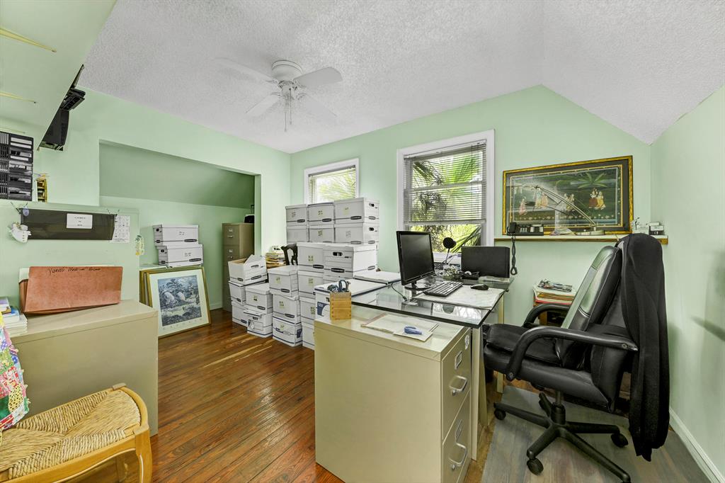 METCALFS - Commercial Sale