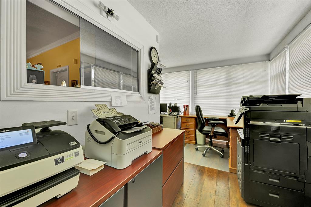 METCALFS - Commercial Sale