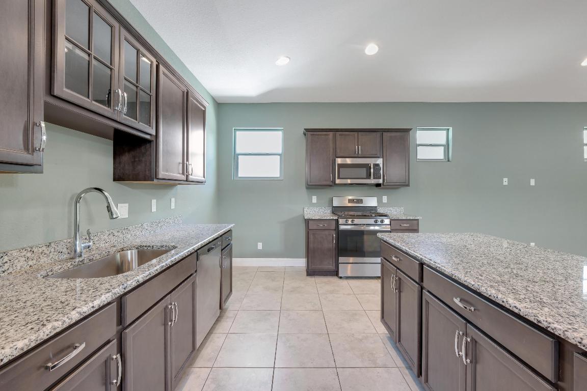 4982 SE Railway Avenue