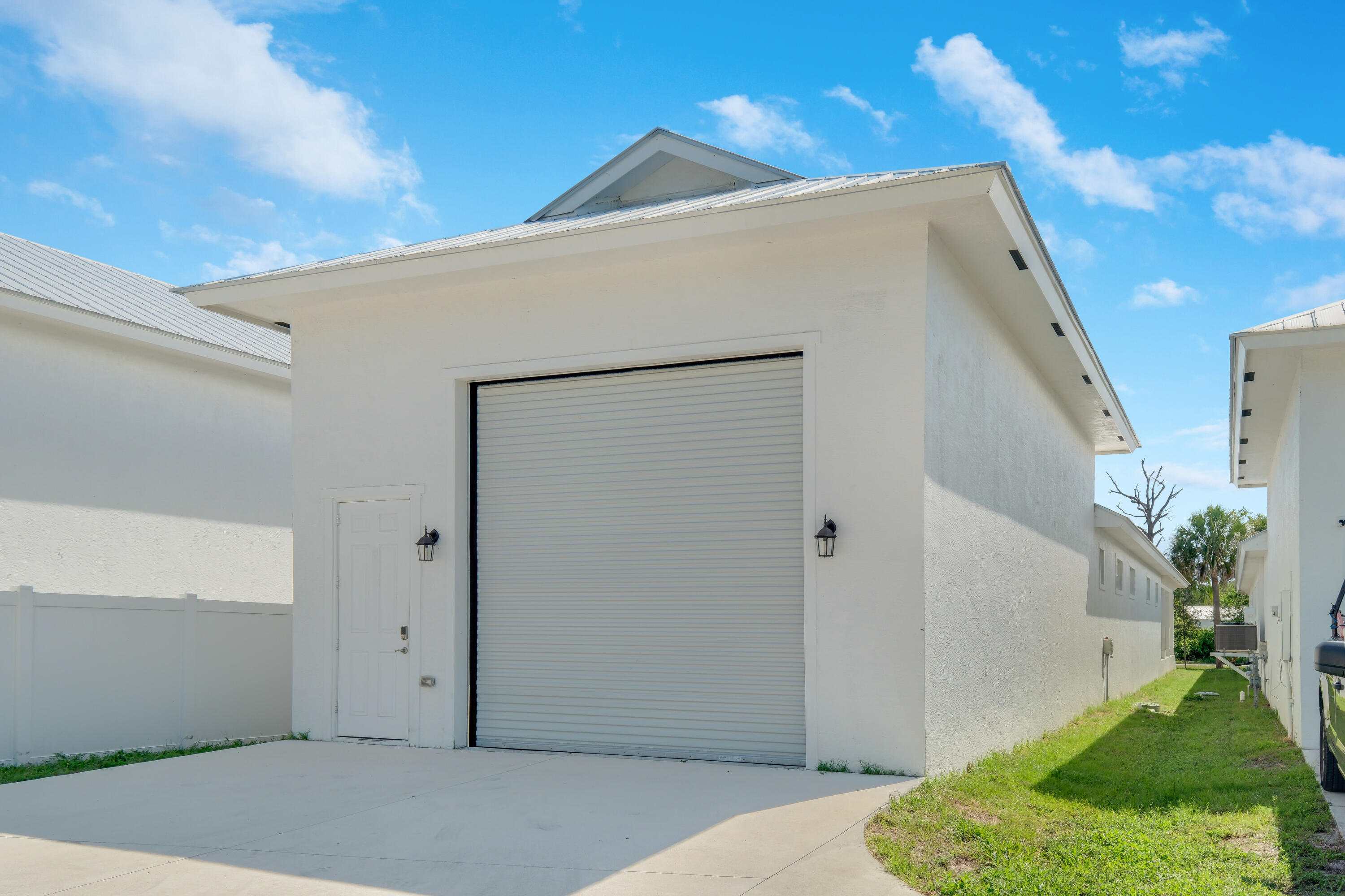 4982 SE Railway Avenue