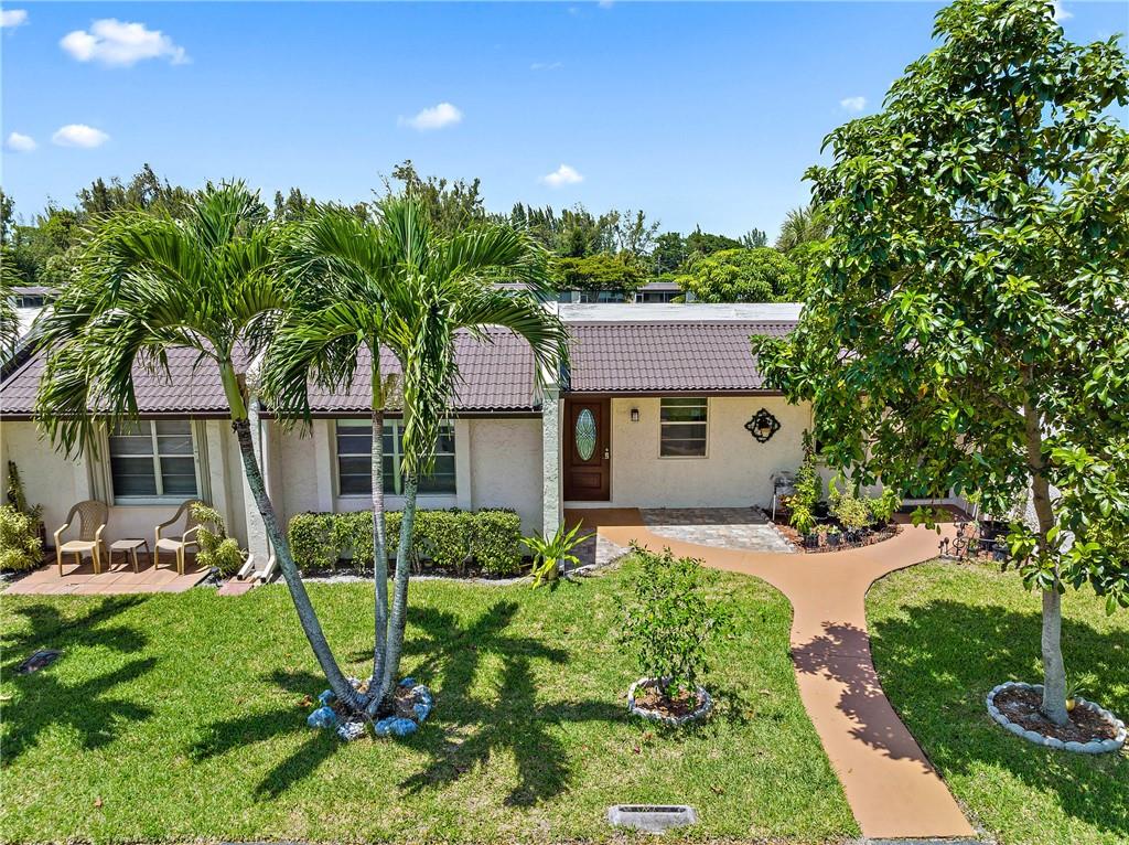 GOLDEN LAKES VILLAGE - Residential