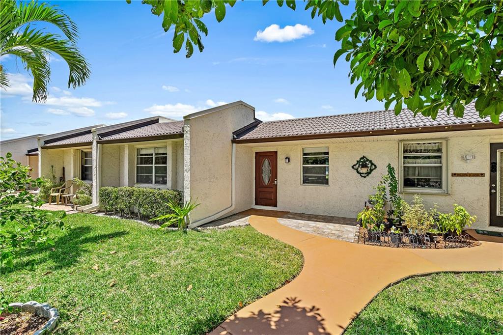 GOLDEN LAKES VILLAGE - Residential