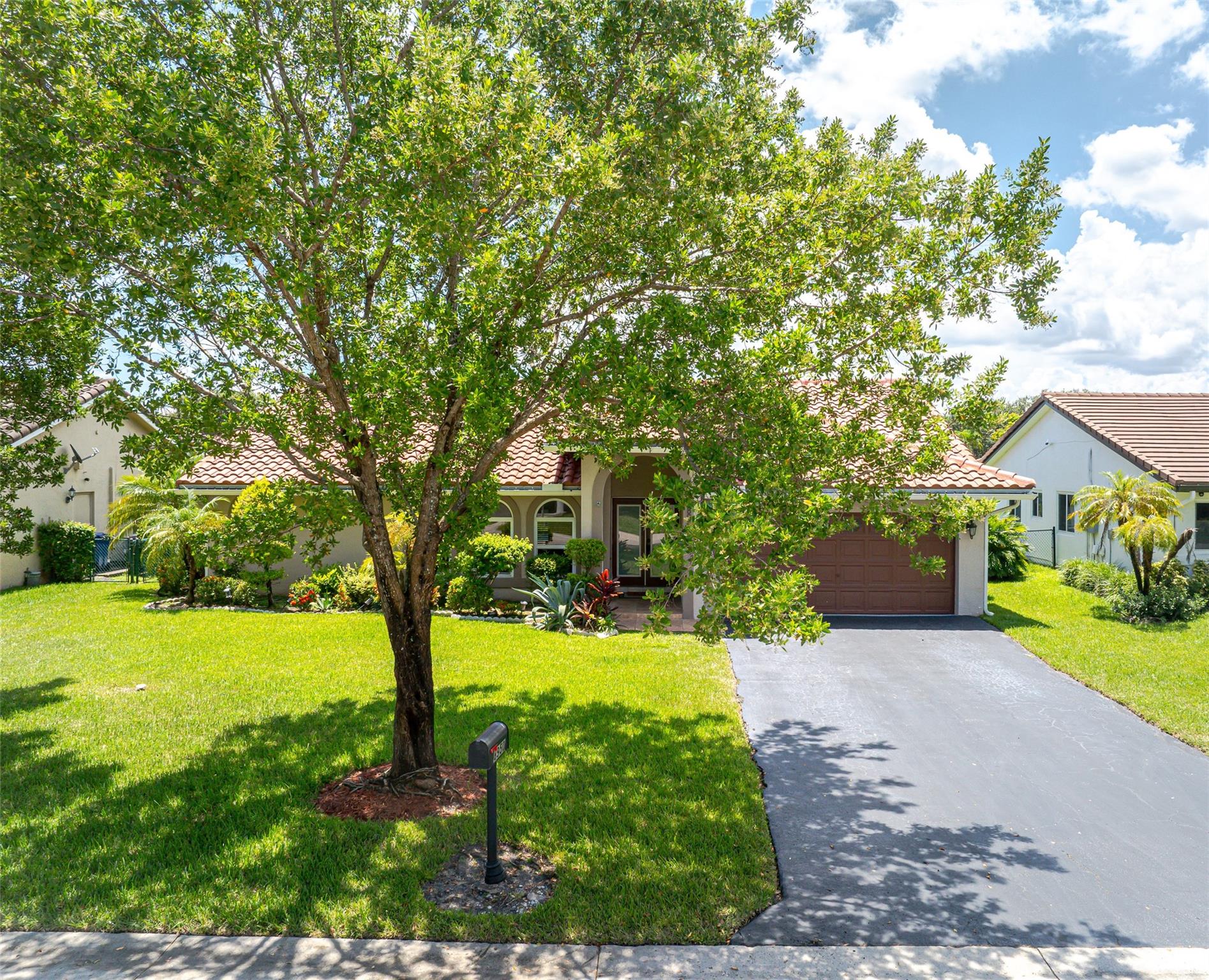 8950 NW 45th Ct