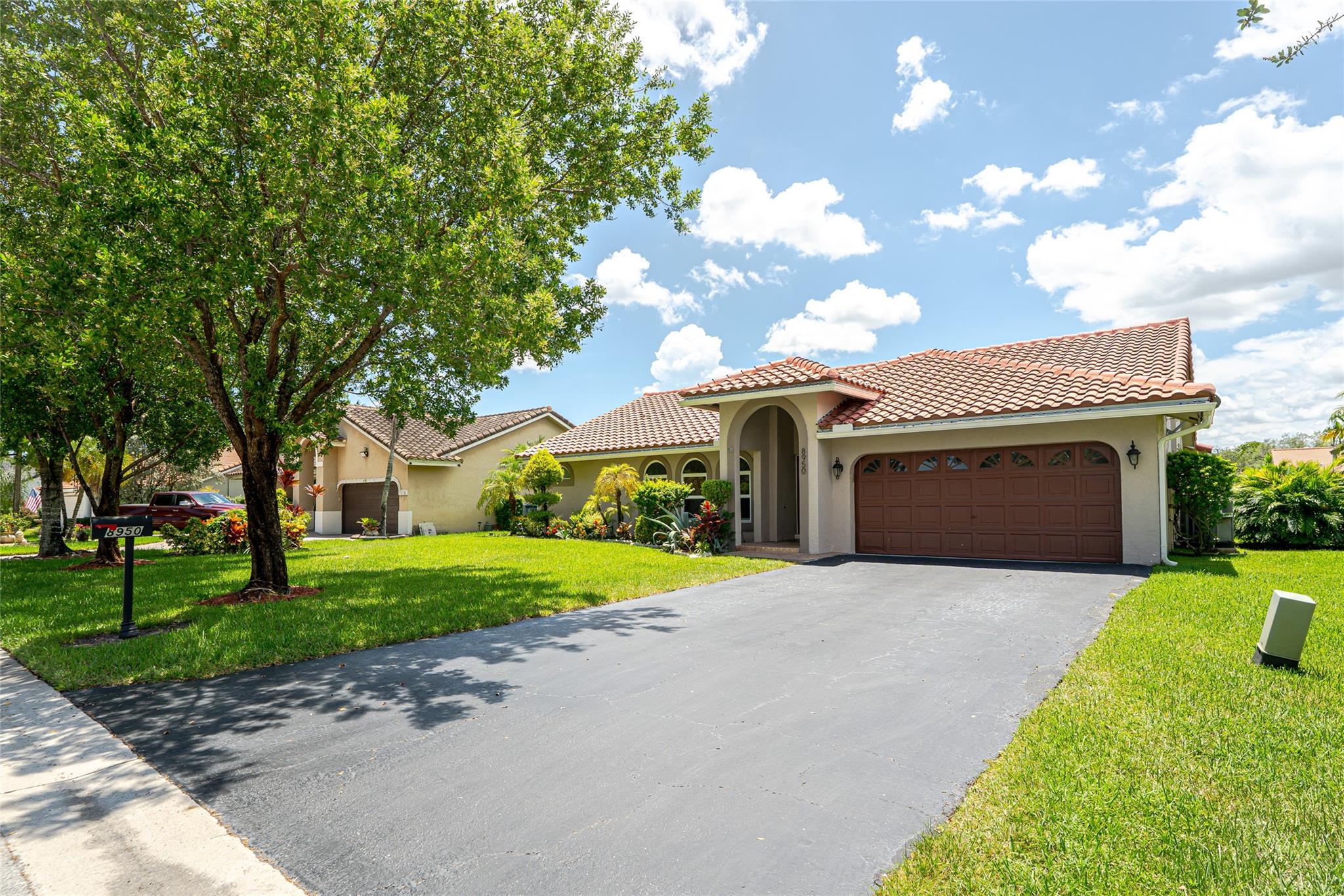 8950 NW 45th Ct