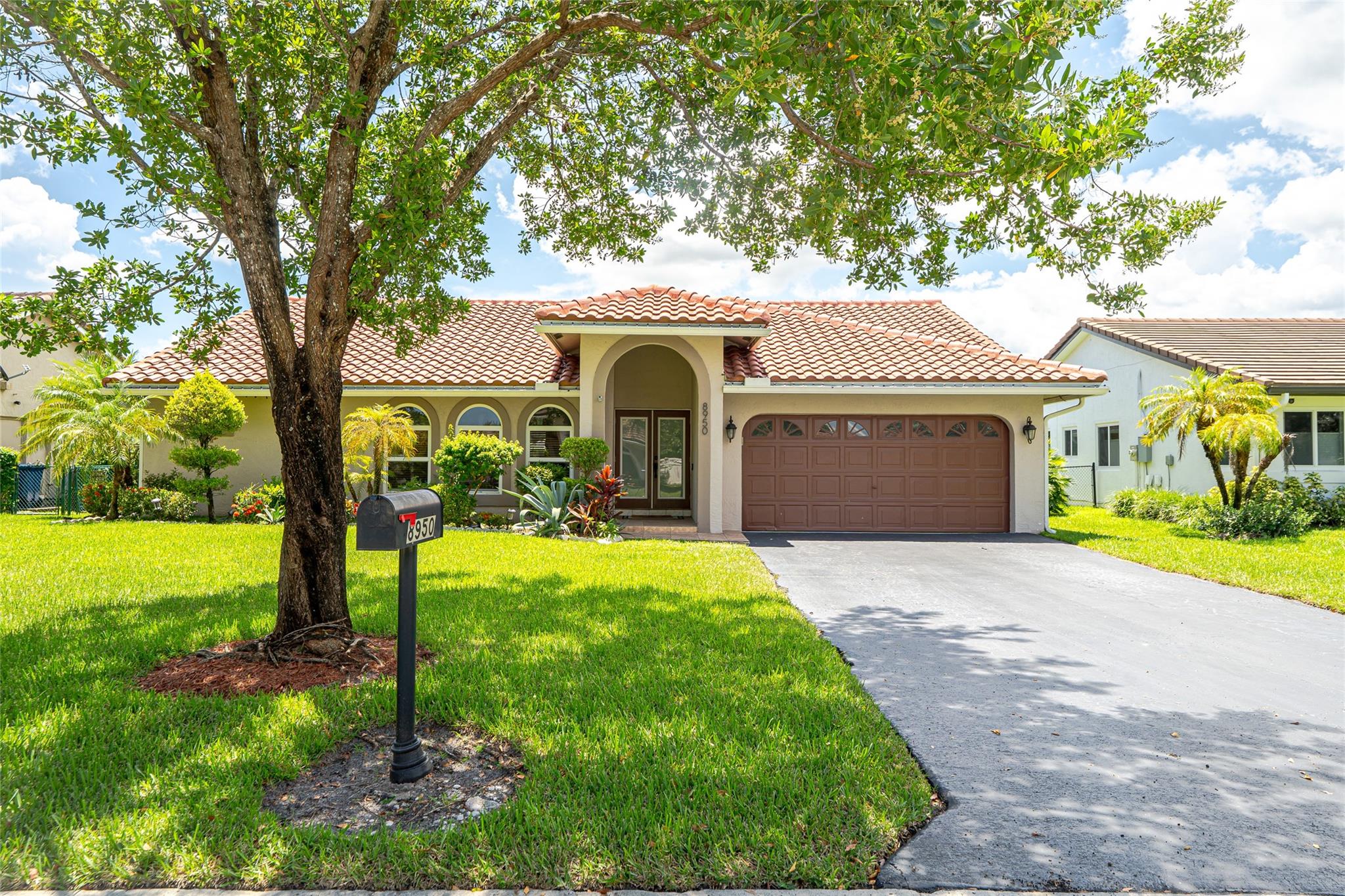 8950 NW 45th Ct