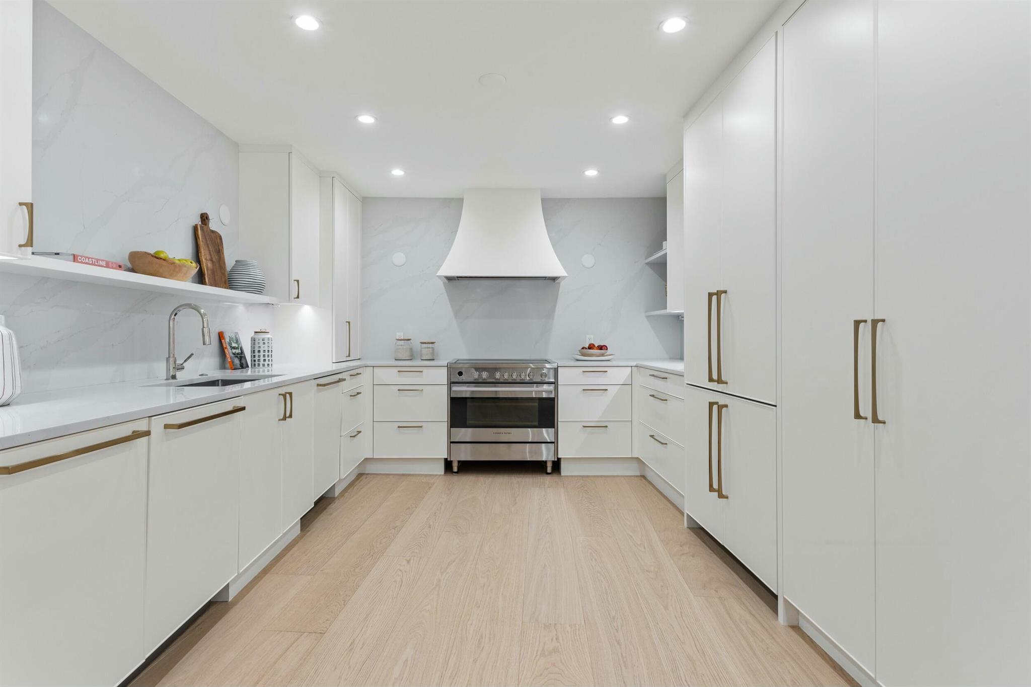 THREE HUNDRED OCEAN BLVD - Residential