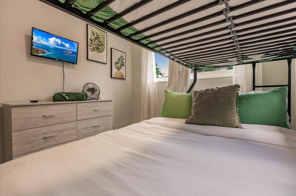 College Tr 2nd Add 19-19 - Residential Lease