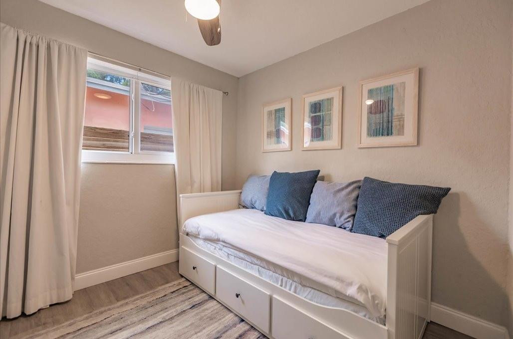 College Tr 2nd Add 19-19 - Residential Lease