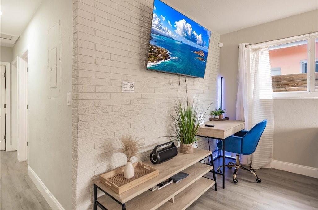 College Tr 2nd Add 19-19 - Residential Lease