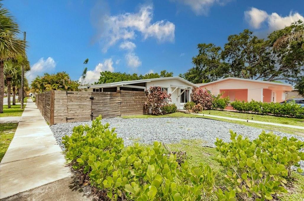 College Tr 2nd Add 19-19 - Residential Lease