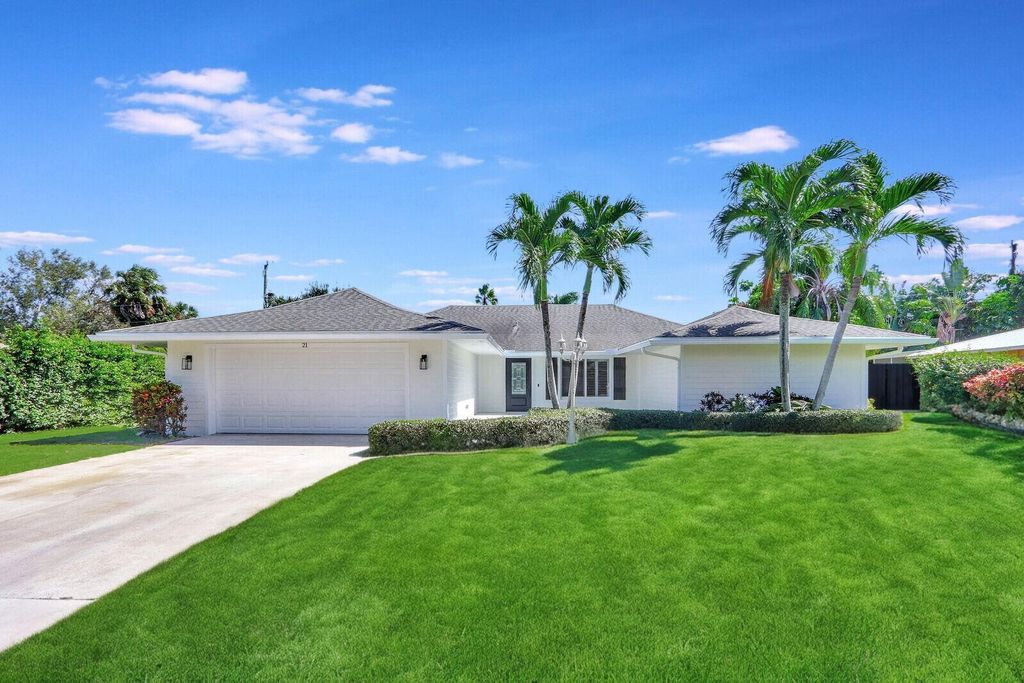 Photo of 21 SE Paddock Circle, Tequesta, FL 33469 (MLS # R10947223)