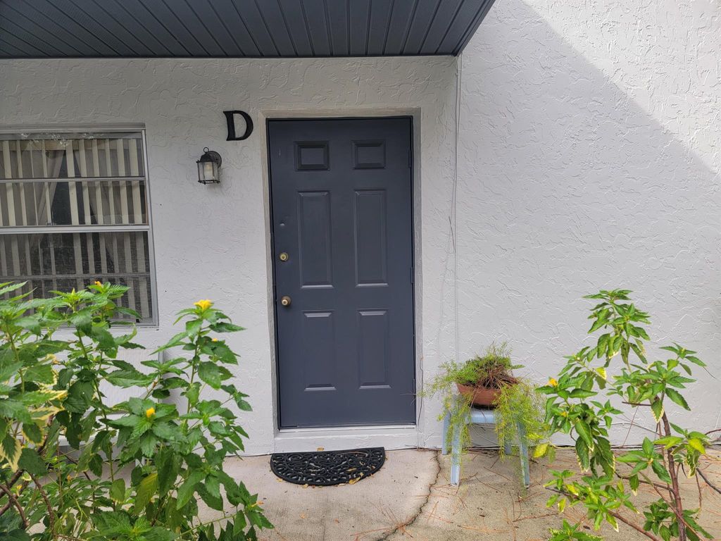 Photo of 2007 Oleander Boulevard #Apt D, Fort Pierce, FL 34950 (MLS # R10921179)