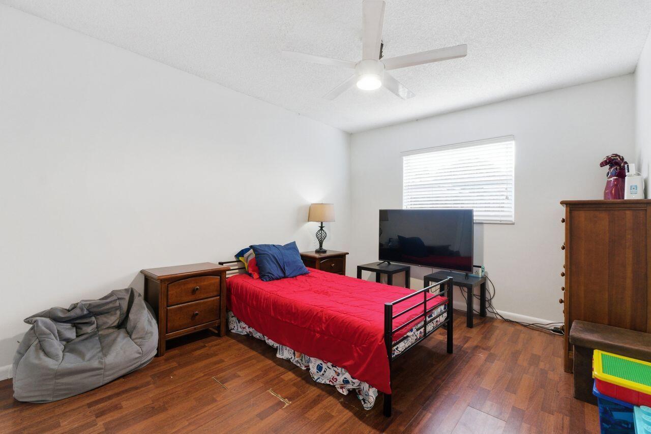 ROYAL PALM POINTE - Residential