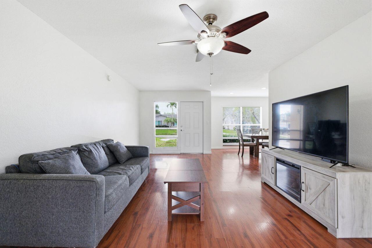 ROYAL PALM POINTE - Residential