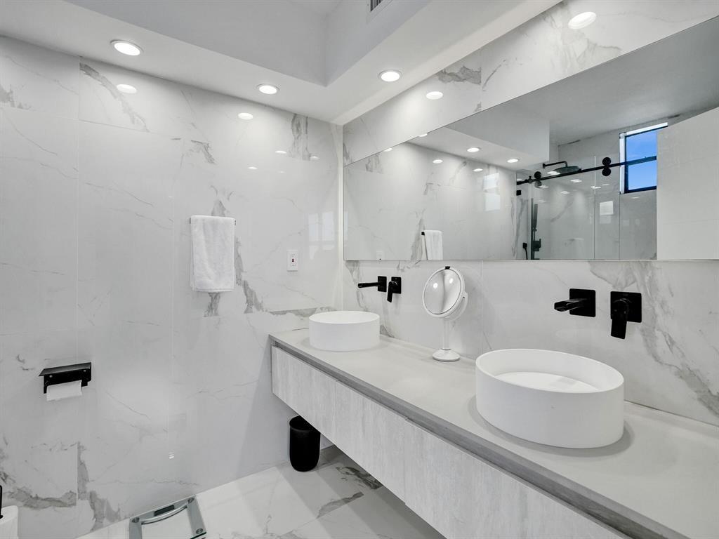 OLYMPUS CONDO PHASE - Residential Lease