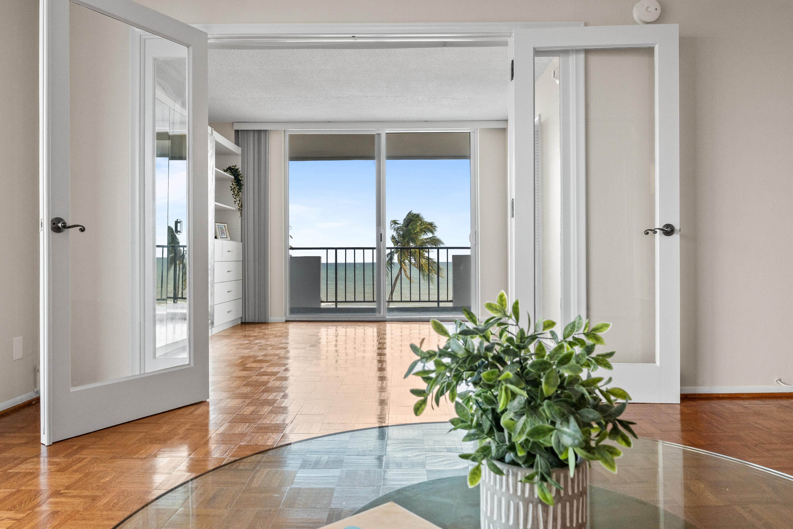 2000 S OCEAN Boulevard 3D