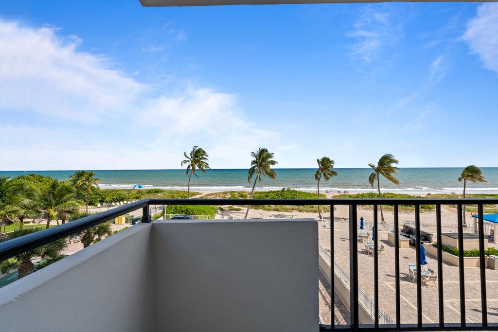 Photo of 2000 S OCEAN Boulevard #3D, Lauderdale By The Sea, FL 33062 (MLS # B26093478)