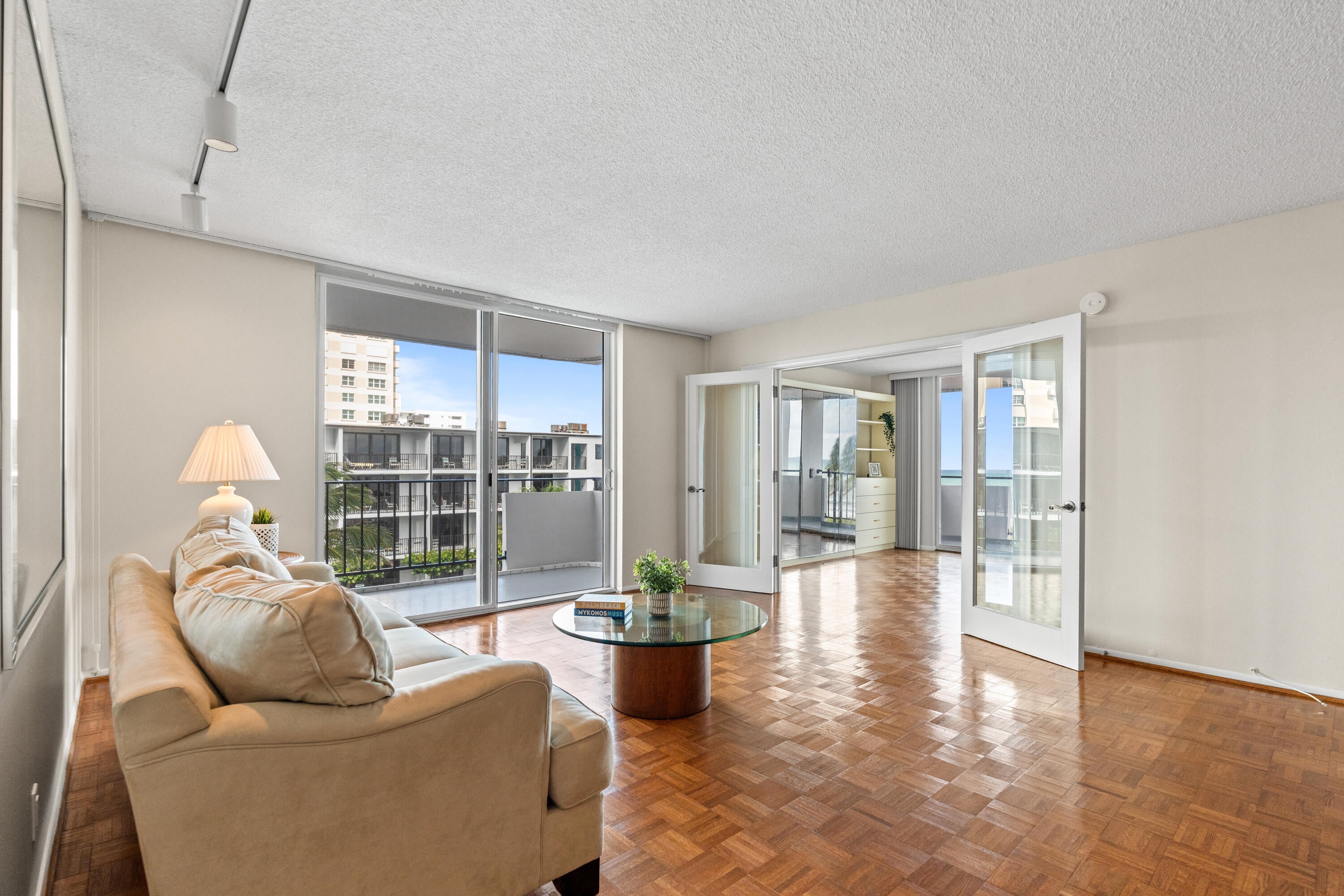 2000 S OCEAN Boulevard 3D