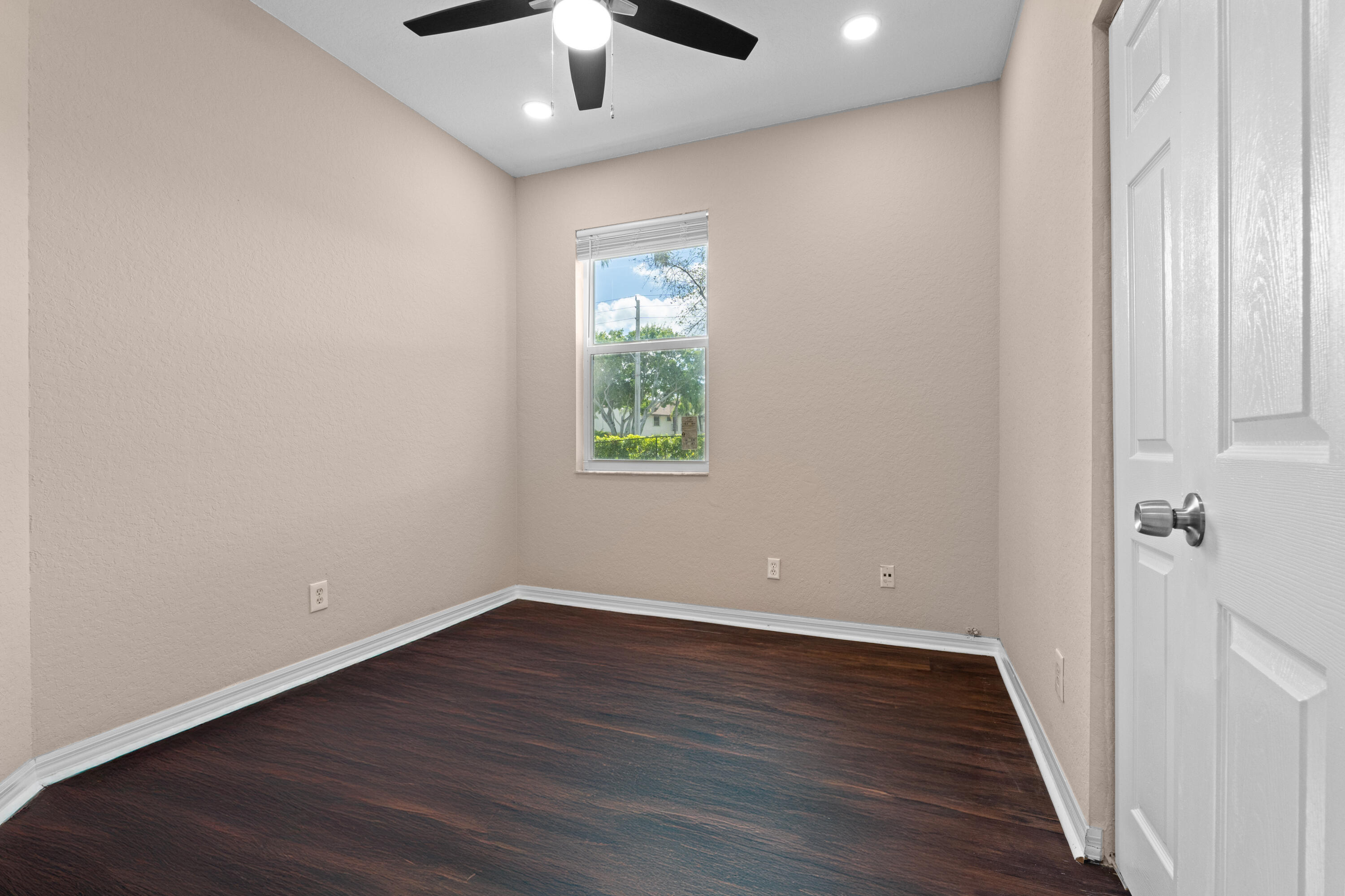 MAGNOLIA BAY CONDOMIMIUM - Residential