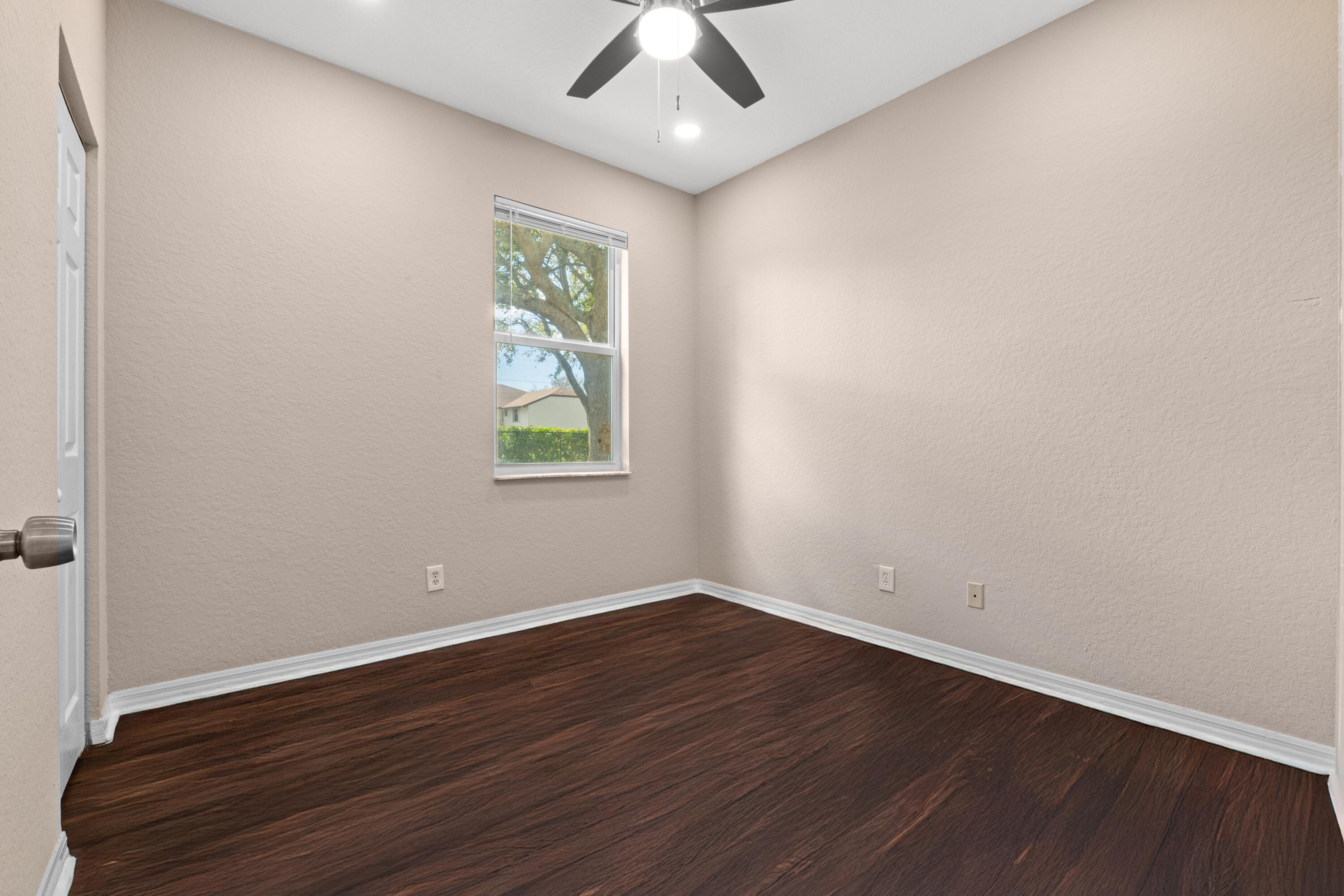 MAGNOLIA BAY CONDOMIMIUM - Residential
