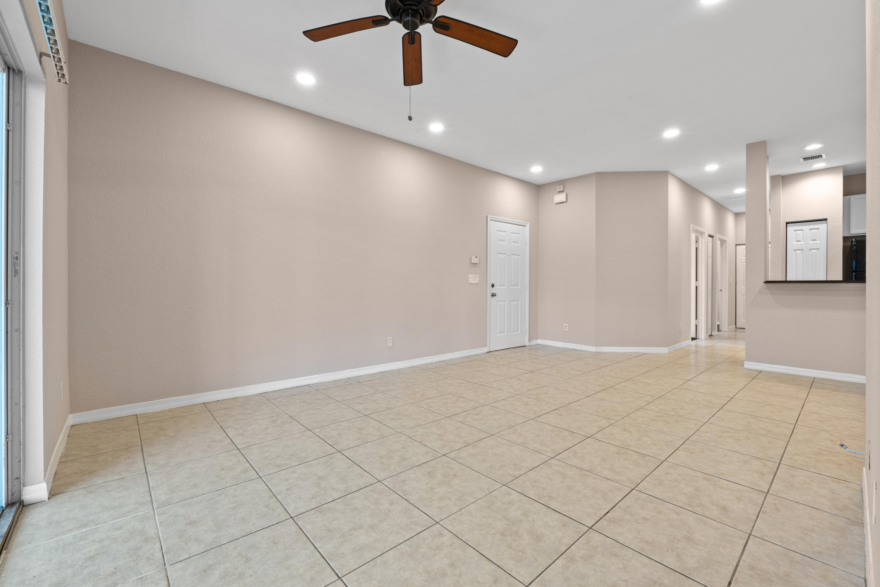 MAGNOLIA BAY CONDOMIMIUM - Residential