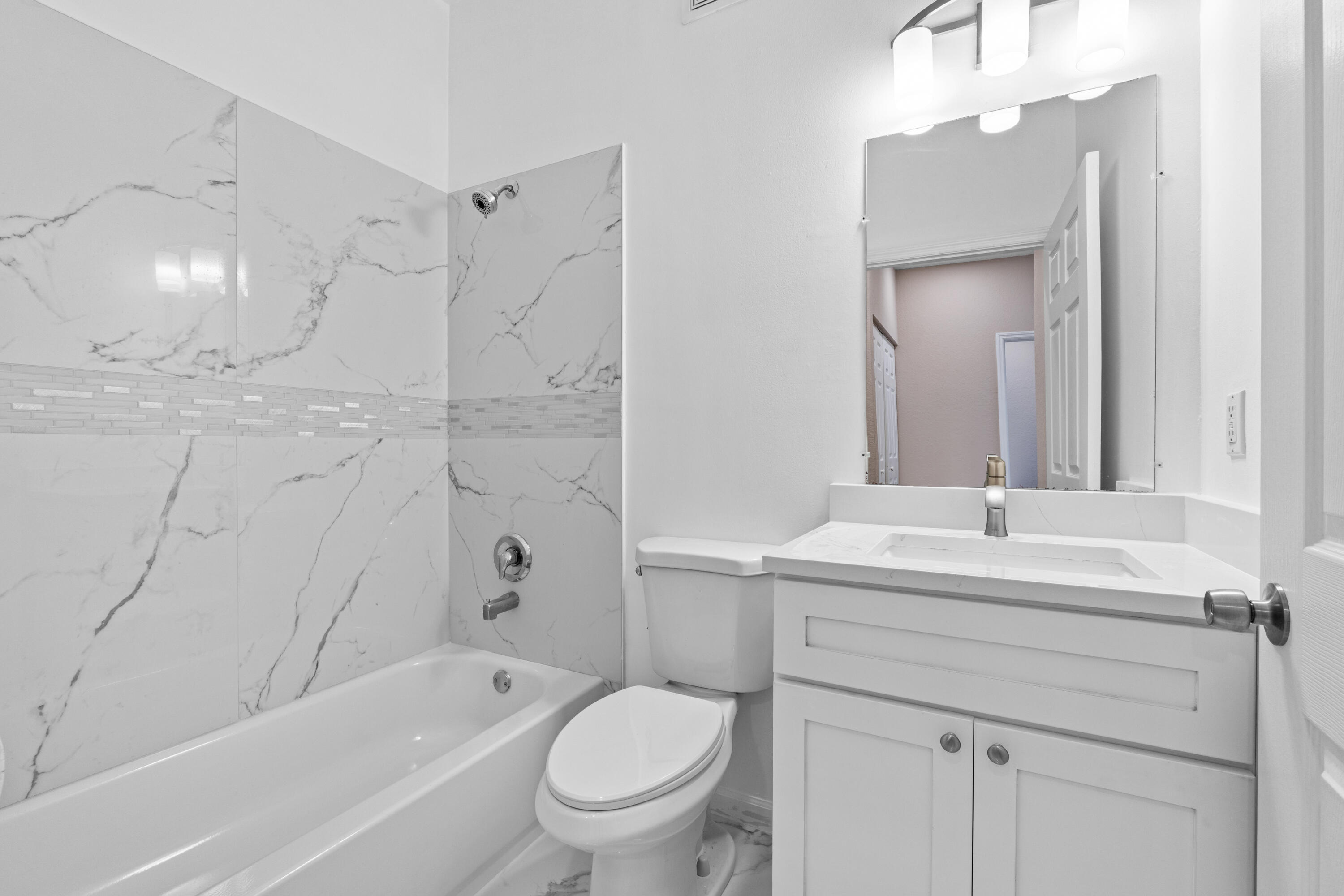 MAGNOLIA BAY CONDOMIMIUM - Residential