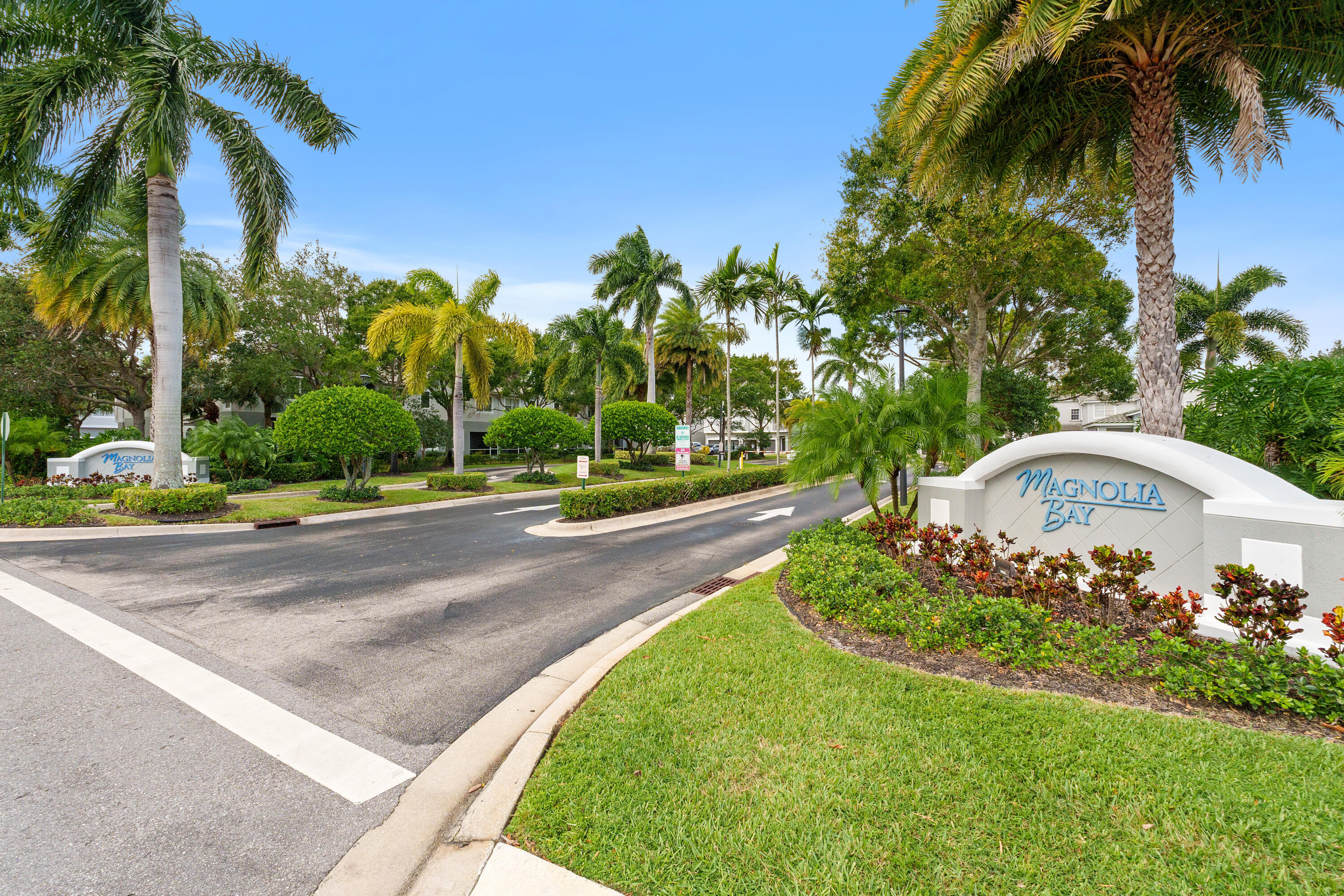 MAGNOLIA BAY CONDOMIMIUM - Residential
