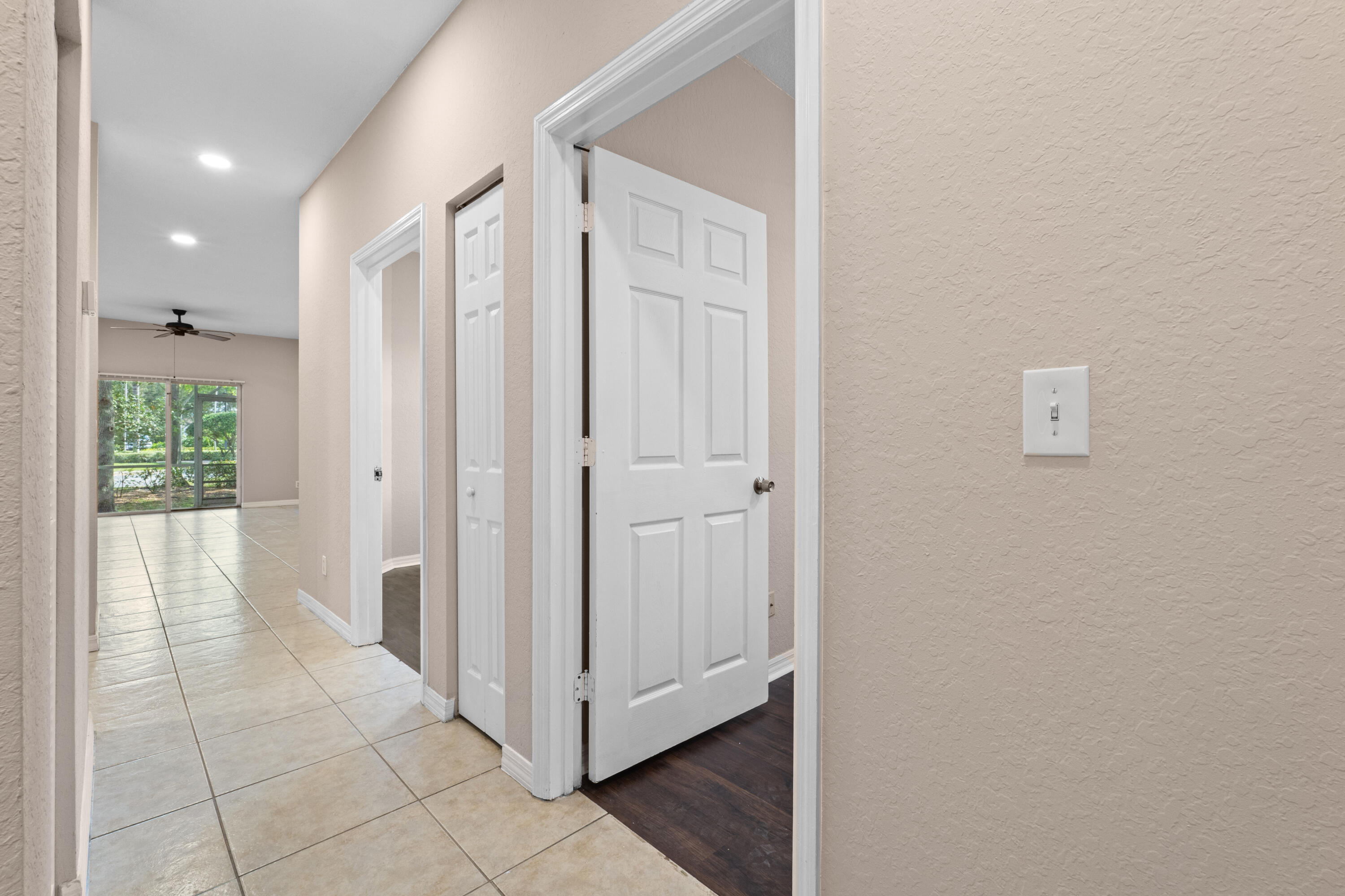 MAGNOLIA BAY CONDOMIMIUM - Residential