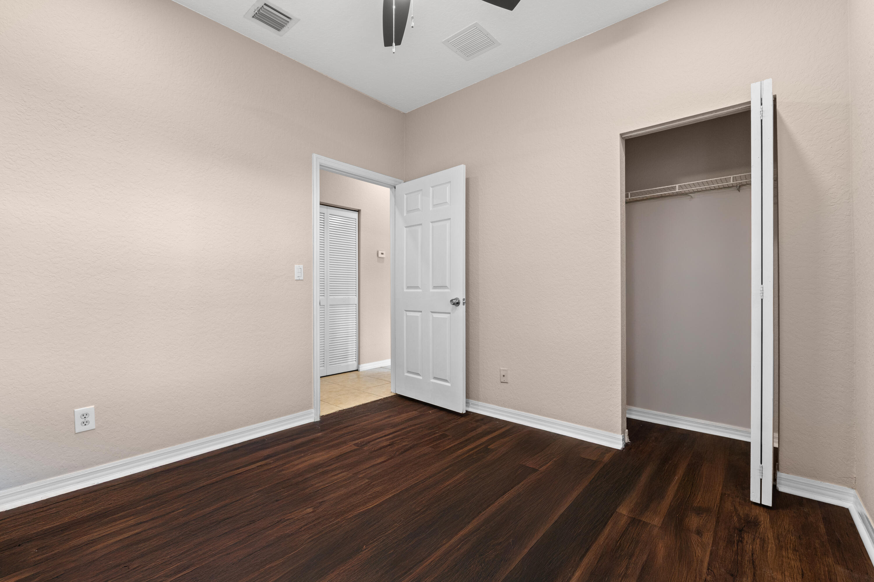 MAGNOLIA BAY CONDOMIMIUM - Residential