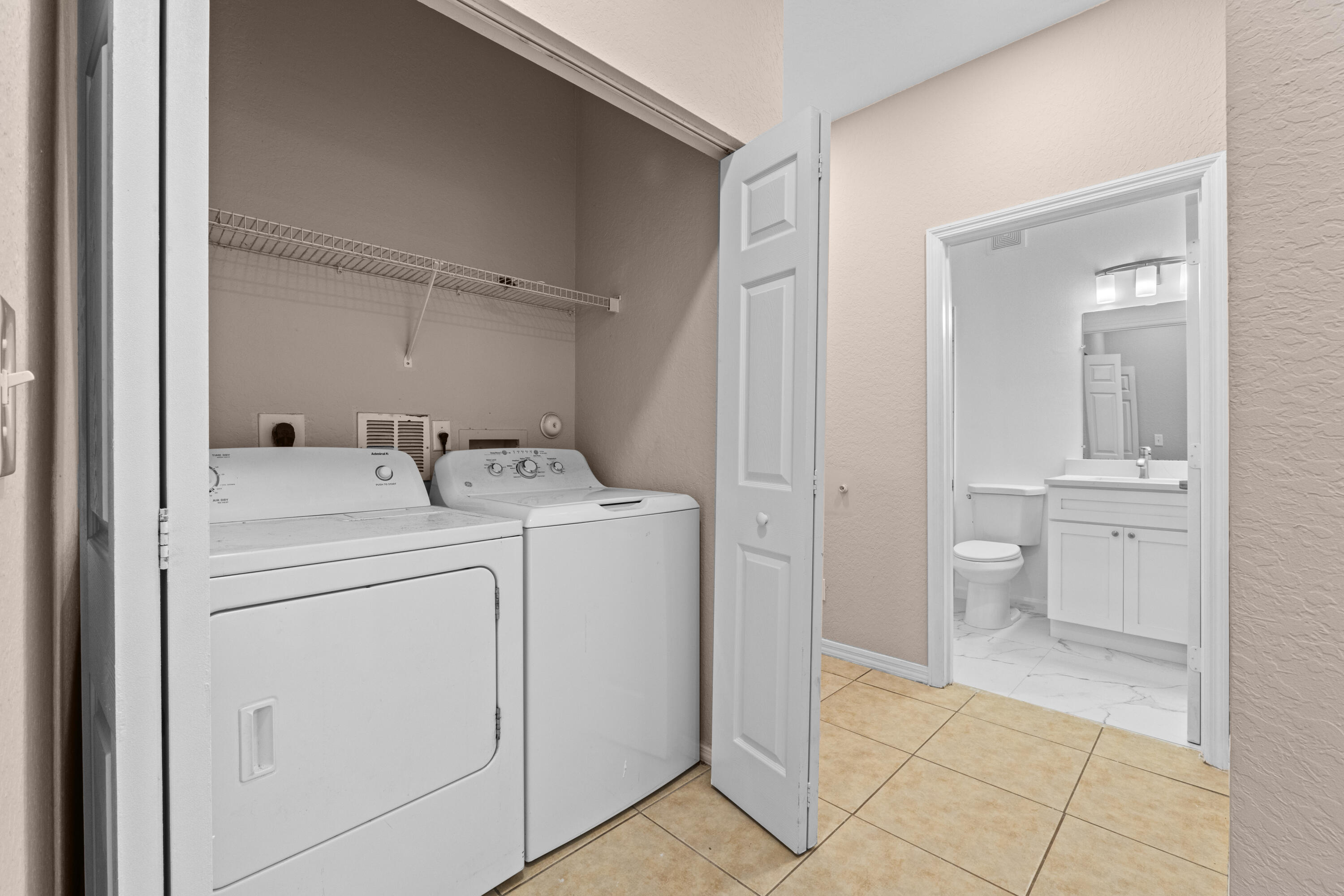 MAGNOLIA BAY CONDOMIMIUM - Residential