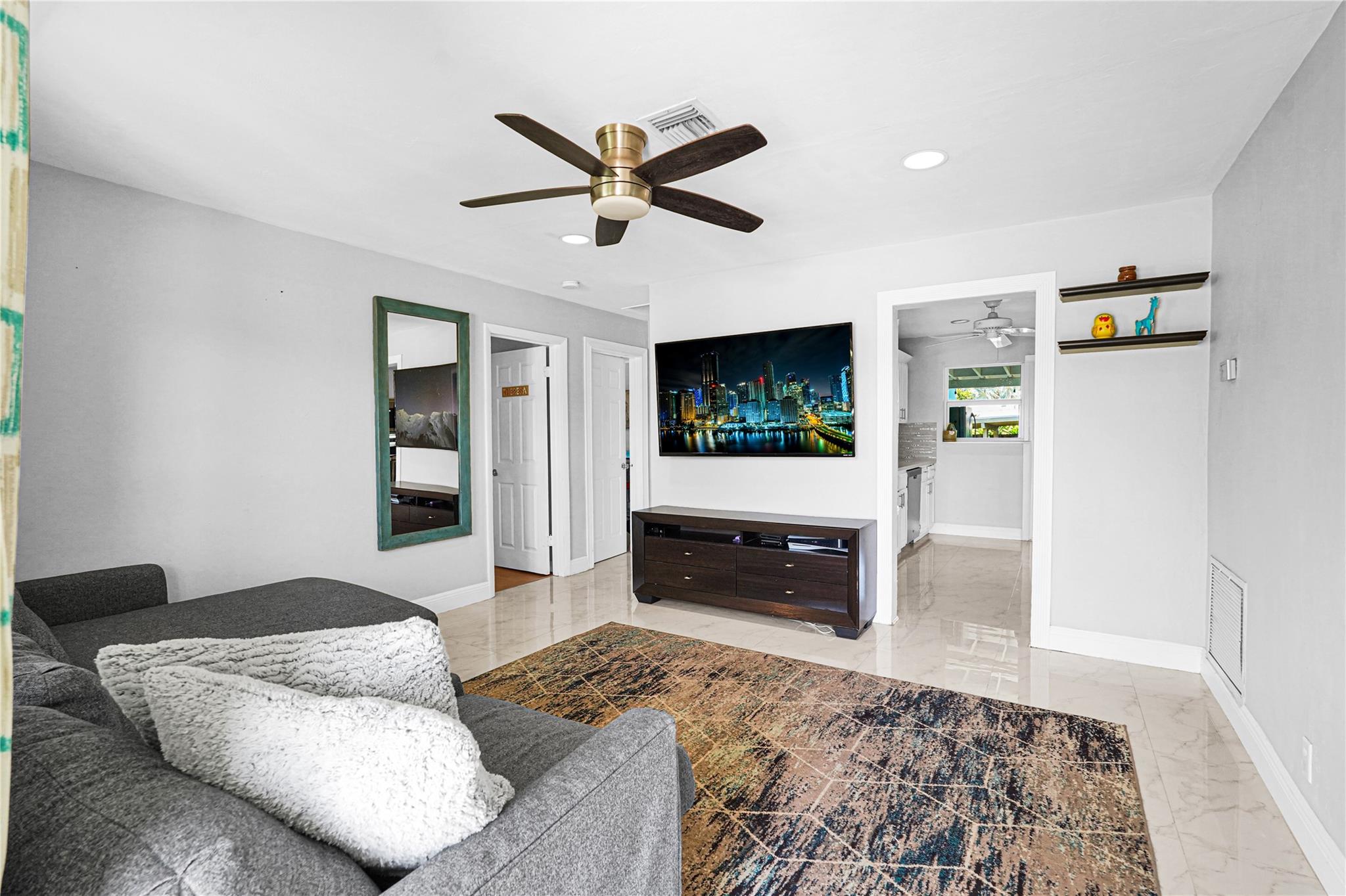 320 NW 51st Ct