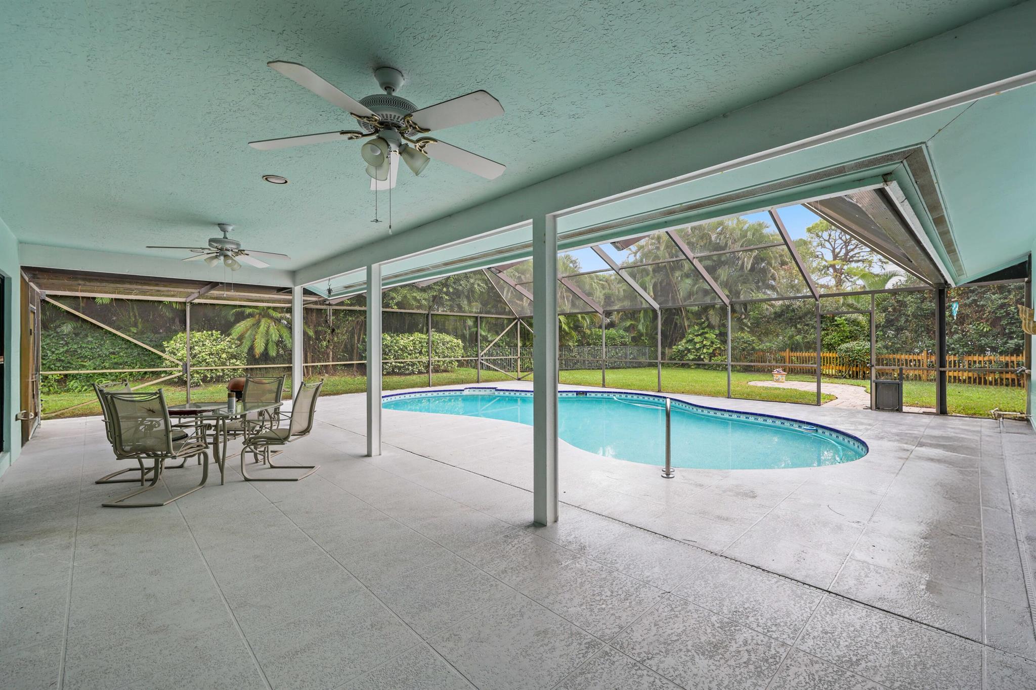 WHISPERING TRAILS - Residential