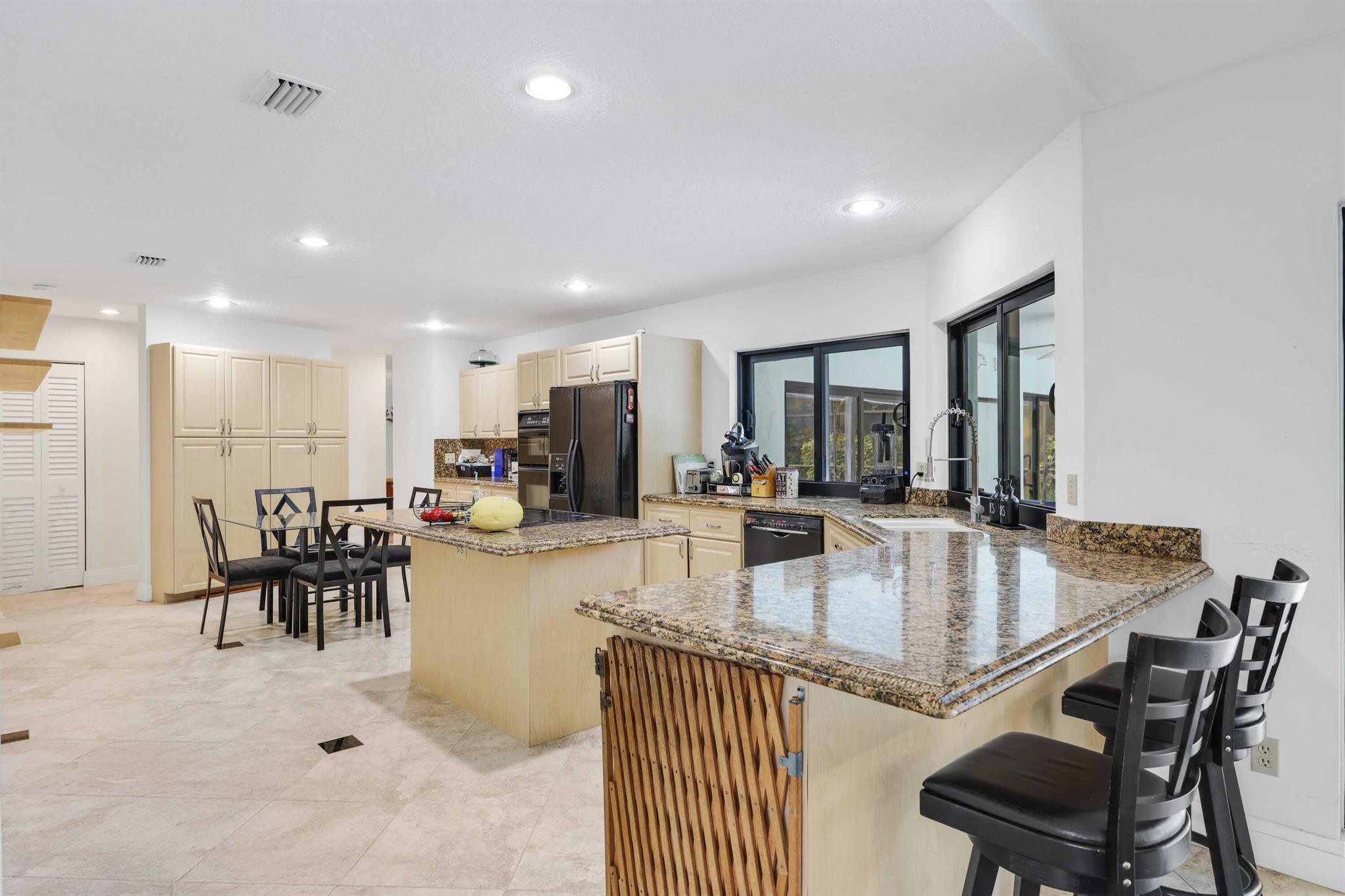 WHISPERING TRAILS - Residential